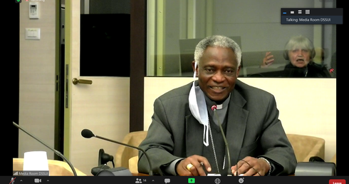 Wideokonferencja z kard. Peterem Turksonem o Kościele w Polsce
