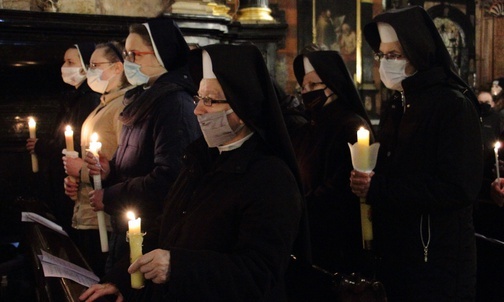Ewangeliczny blask czy urzędniczy kurz. Dzień Życia Konsekrowanego