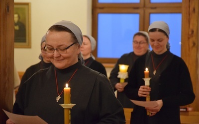 Osoby konsekrowane w dniu swojego święta odnawiały śluby zakonne.