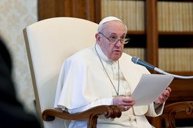 Papież: Czy cisza, w której żyjemy jest pusta czy też jesteśmy w fazie słuchania? Czy pozwolimy na to, aby w jej następstwie narodził się nowy śpiew?