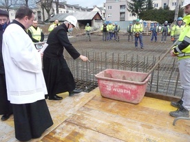 Wmurowanie kamienia węgielnego w Domu Słowa