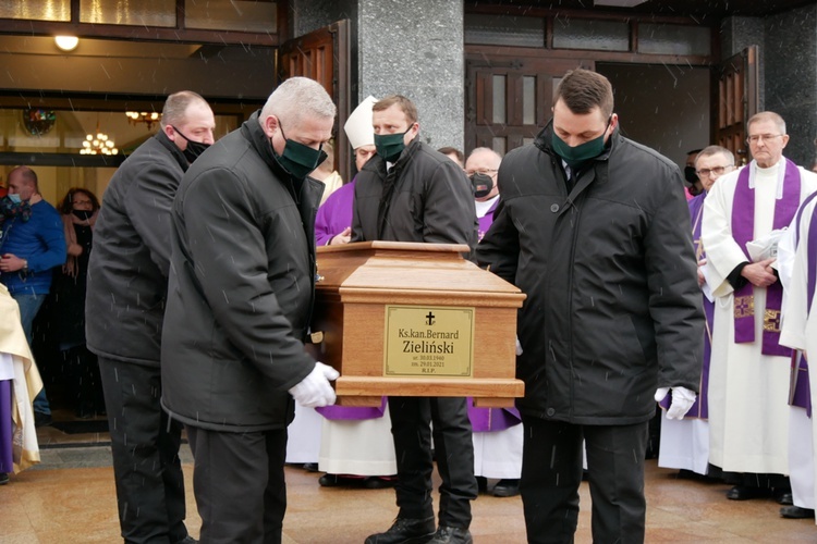 Pogrzeb śp. ks. kan. Bernarda Zielińskiego