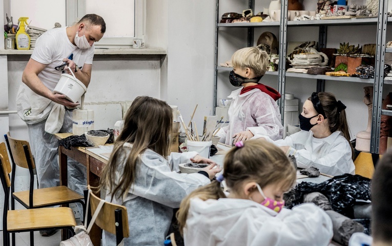 Niewątpliwą atrakcją będą zajęcia prowadzone w prawdziwym laboratorium.