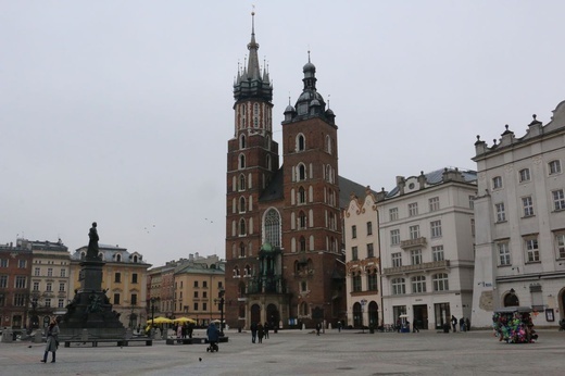 Konserwacja ołtarza Mariackiego w Krakowie 2021. Cz. 2