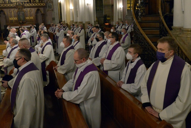 Liturgie żałobne pogrzebu śp. Ks. Edwarda Poniewieskiego