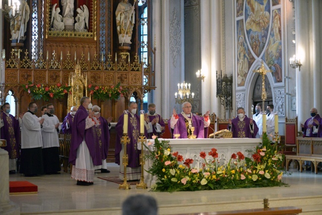 Msza św. pogrzebowa śp. ks. Edwarda Poniewieskiego