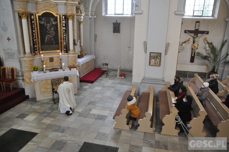 Modlitwa w sanktuarium w Babimoście