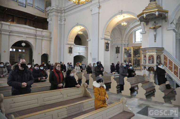 Modlitwa w sanktuarium w Babimoście