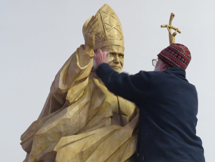 Św. Jan Paweł II dotarł do parafii pw. Ducha Świętego w Słubicach