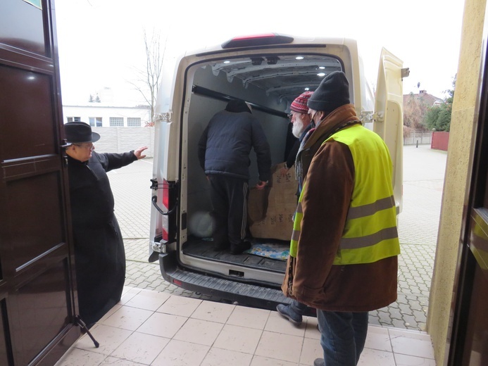 Św. Jan Paweł II dotarł do parafii pw. Ducha Świętego w Słubicach
