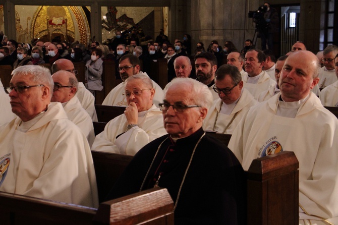 Sakra bp. Roberta Chrząszcza