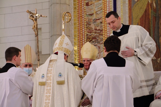 Sakra bp. Roberta Chrząszcza