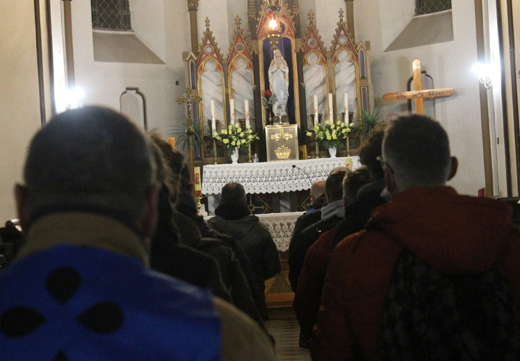 Legnica. Mężczyźni pielgrzymowali