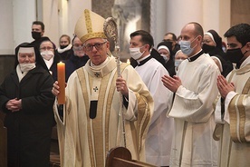 Arcybiskup podczas Eucharystii 2 lutego.