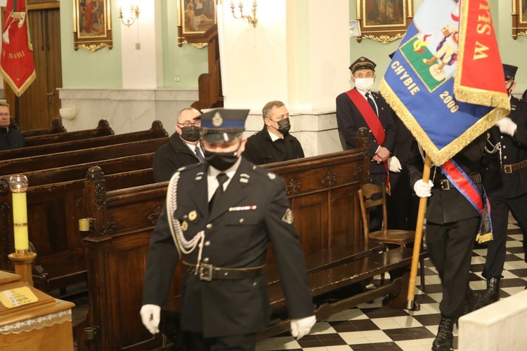 Ostatnie pożegnanie śp. ks. kan. Benedykta Fojcika w parafii Chrystusa Króla w Chybiu