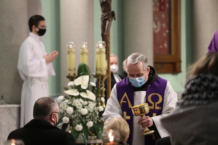 Ostatnie pożegnanie śp. ks. kan. Benedykta Fojcika w parafii Chrystusa Króla w Chybiu