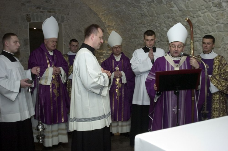 Śp. abp Józef Życiński na archiwalnych fotografiach