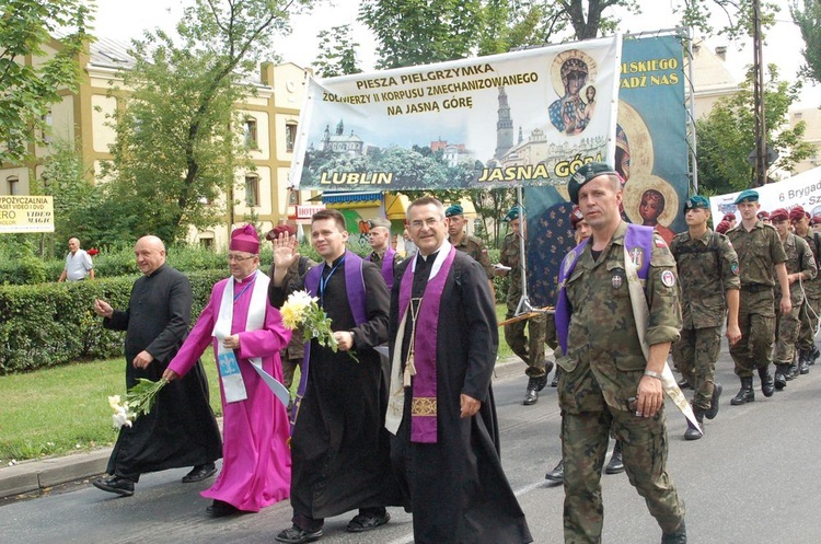 Śp. abp Józef Życiński na archiwalnych fotografiach