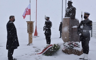 Prezydent Andrzej Duda złożył kwiaty przy pomniku gen. Hallera.