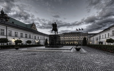 Sondaż: Kto jest najsilniejszym kandydatem opozycji w wyborach prezydenckich?