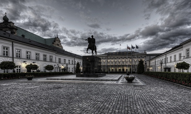 Sondaż: Kto jest najsilniejszym kandydatem opozycji w wyborach prezydenckich?