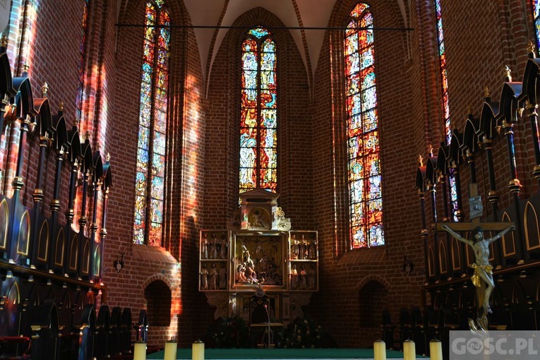 Gorzowska katedra w blasku słońca