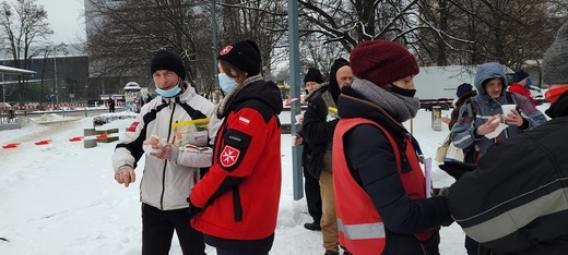 Katowice. Akcja pomocy na rzecz bezdomnych i ubogich