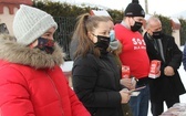 Młodzi z Międzybrodzia Bialskiego w akcji "Wyślij pączka do Afryki"