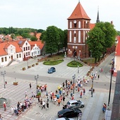 ▲	Tolkmicko to miejsce, gdzie ślady patrona pielgrzymów znajdziemy na każdym kroku.  Na zdjęciu: kościół pod jego wezwaniem.