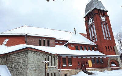 ▲	Kościół wybudowano w latach 1911–1912, a poświęcony  został 7 lipca 1912 roku.
