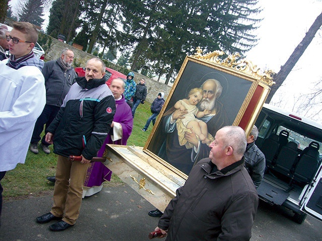 	Poprzednia peregrynacja obrazu opiekuna Świętej Rodziny objęła wszystkie diecezjalne parafie.