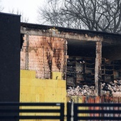 Kraków. Strażacy wciąż przy pogorzelisku archiwum