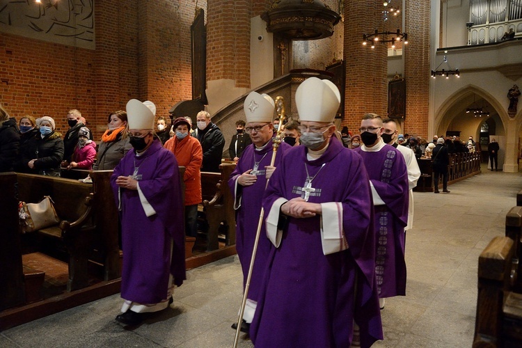 Środa Popielcowa w katedrze opolskiej