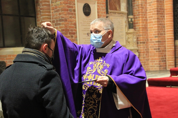 Środa Popielcowa we wrocławskiej katedrze