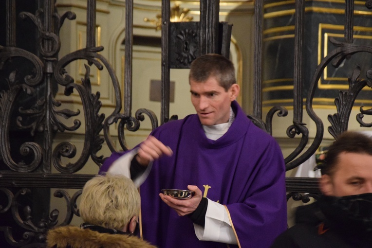 Środa Popielcowa w katedrze łowickiej