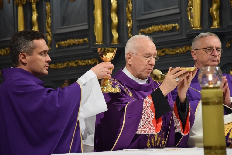 Środa Popielcowa w katedrze łowickiej