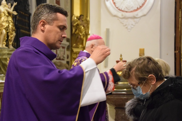 Środa Popielcowa w katedrze łowickiej