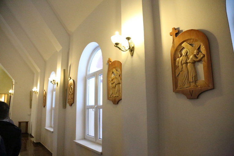 Poświęcenie stacji drogi krzyżowej