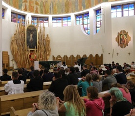 Modlitwa z podopiecznymi w seminaryjnej kaplicy.