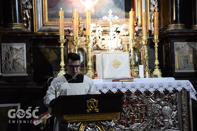Modlitwa za zranionych w świdnickiej katedrze
