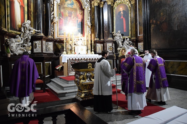 Modlitwa za zranionych w świdnickiej katedrze