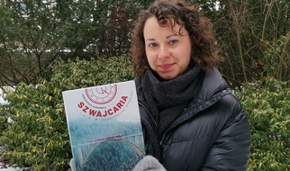 Agnieszka Kamińska ze swoją książką