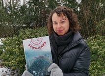 Agnieszka Kamińska ze swoją książką
