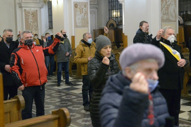 Pierwszy Męski Różaniec w Pionkach