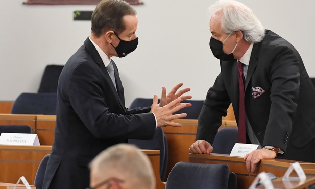 Sondaż poparcia partii politycznych: KO wyraźnie przed Polską 2050