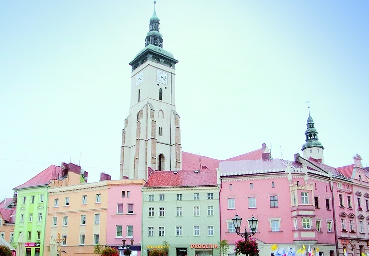 ▲	Sanktuarium w Złotoryi znajduje się blisko centrum miasta.