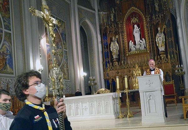 – Pragniemy odnowić w naszym życiu wszystko, co jest znakiem i owocem Twego zmartwychwstania – modlił się pasterz Kościoła radomskiego.