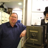 Antoni Florczak, twórca prywatnego Muzeum Fotografii w Janowie Lubelskim. 