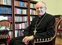 ►	Metropolita lubelski podkreśla również centralne znaczenie  dla Kościoła Eucharystii.