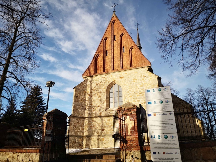 Renowacja kościoła w Dębnie